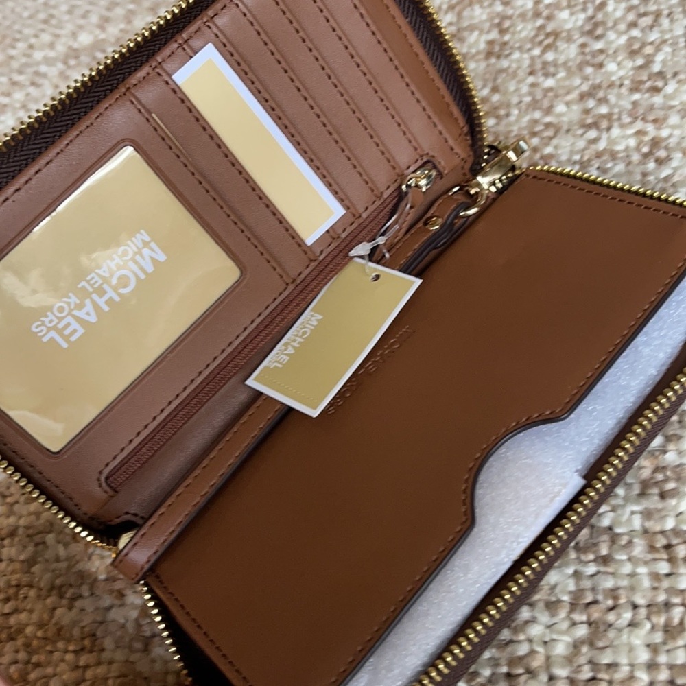 Michael Kors Jet Set Travel LG Flat MF Phone Case - Picture 8 of 16